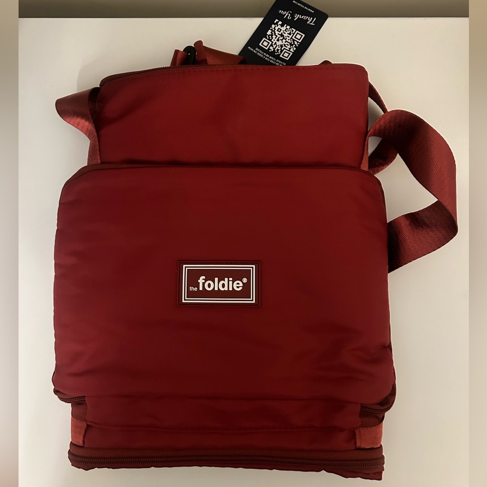 NWT ~ ⭐️REDUCED⭐️ The Foldie® 4.0 ~ Red